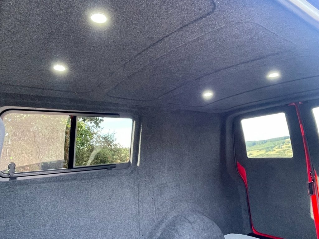 Volkswagen Transporter 2L Startline Red #6
