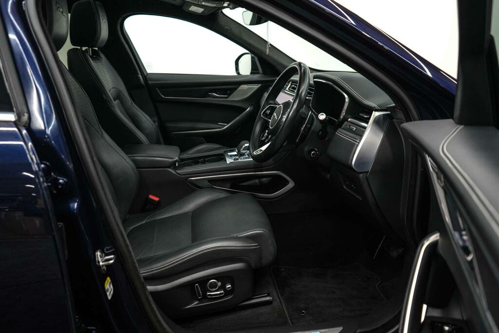 Jaguar F-Pace 3.0 D300 R-dynamic Se Awd Black #16