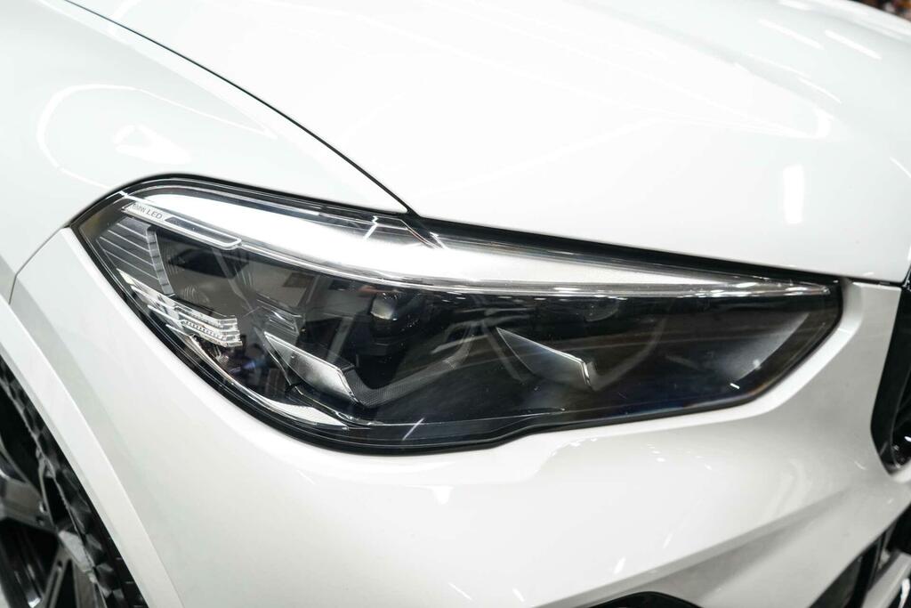 BMW X5 M M Sport White #6