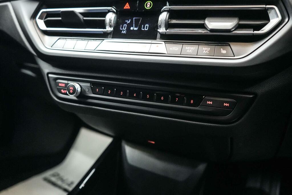 BMW 1 Series Se Black #38