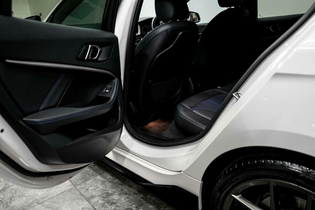 BMW 1 Series Se Black #26