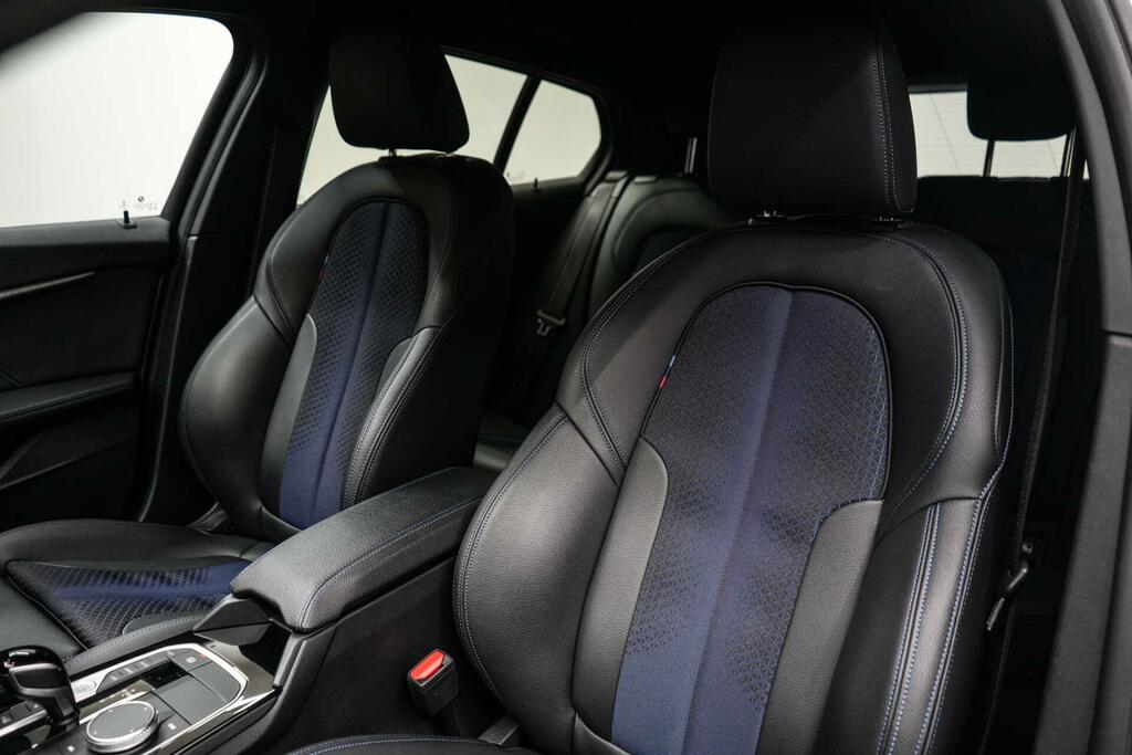 BMW 1 Series Se Black #17