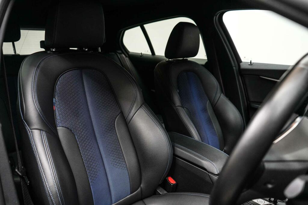 BMW 1 Series Se Black #16