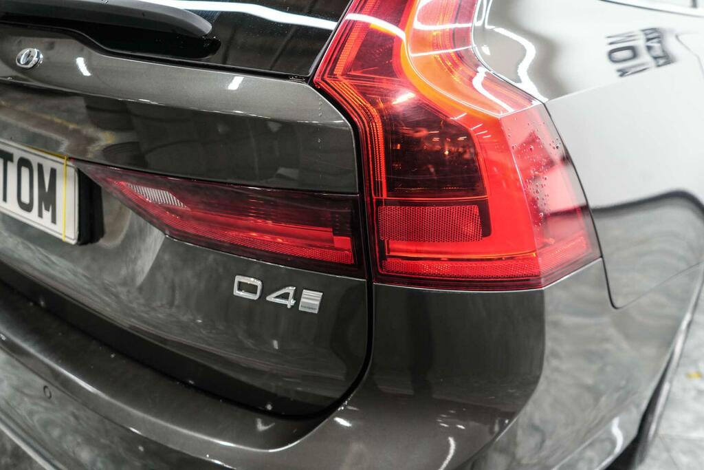 Volvo V90 T4 R-design Power Tailgate, Front Rear Ass Black #10