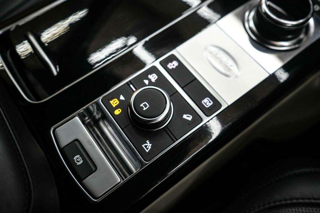 Land Rover Range Rover Vogue Gold #41