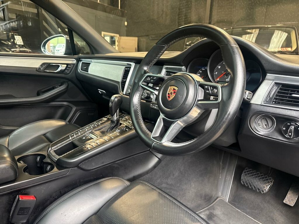 Porsche Macan 2L Null Grey #2