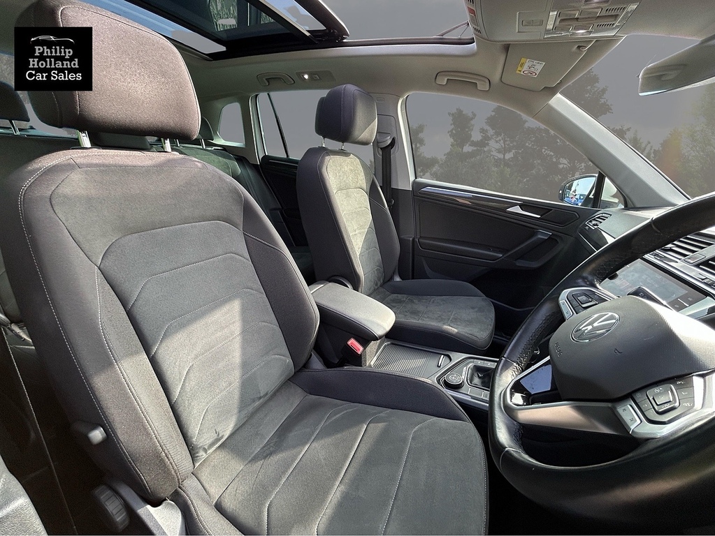 Volkswagen Tiguan Suv White #6