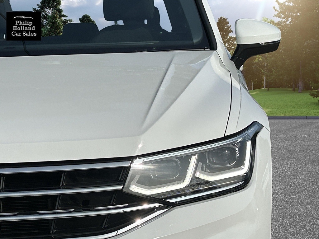 Volkswagen Tiguan Suv White #3