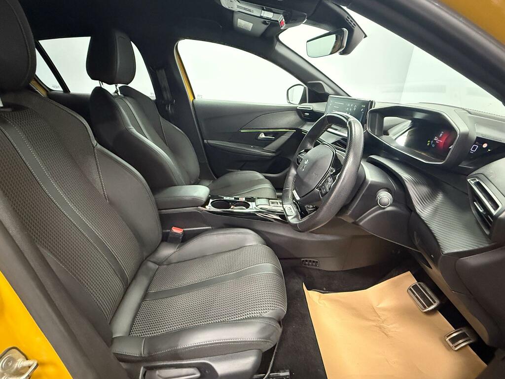 Peugeot e-208 100Kw Gt 50Kwh Yellow #2