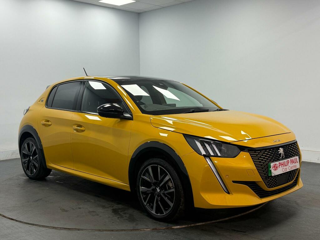 Peugeot e-208 100Kw Gt 50Kwh Yellow