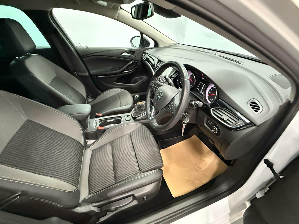 Vauxhall Astra 1.2 Turbo 145 Griffin Edition White #2