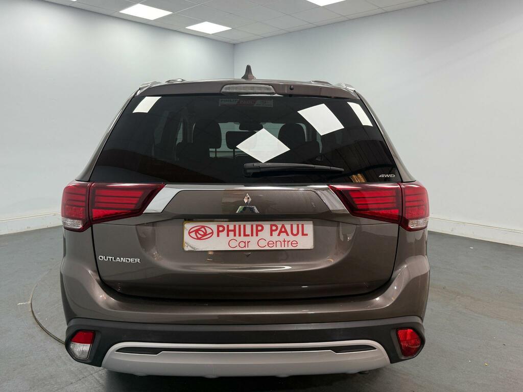 Mitsubishi Outlander Phev Dynamic 5-Door Black #39