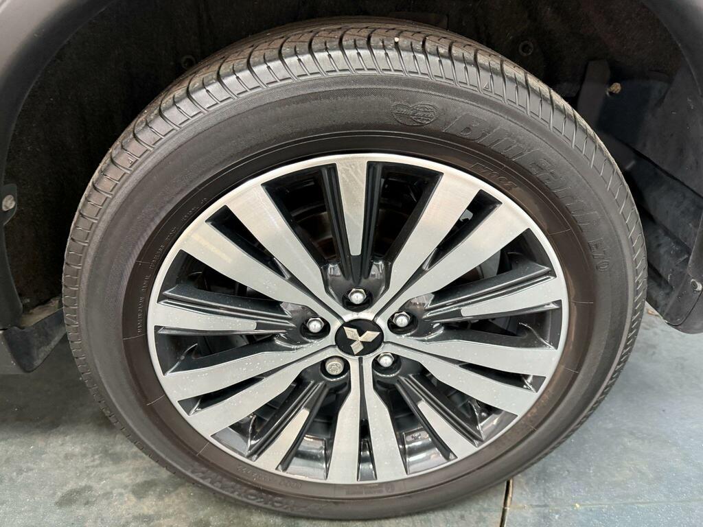 Mitsubishi Outlander Phev Dynamic 5-Door Black #52
