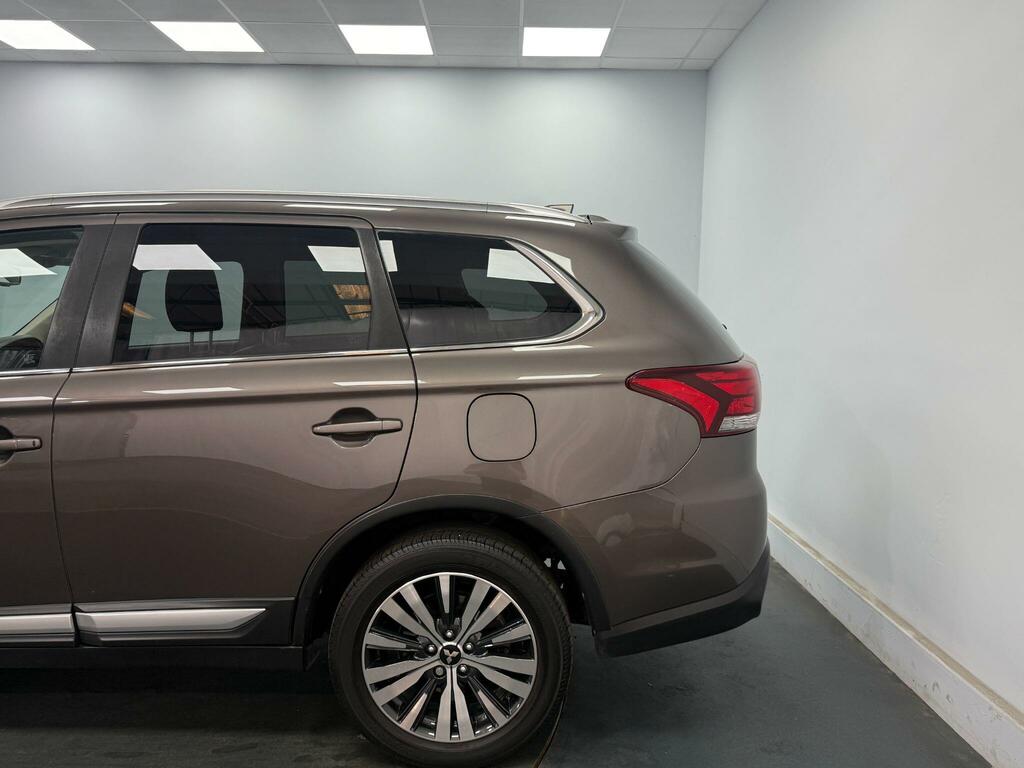 Mitsubishi Outlander Phev Dynamic 5-Door Black #40