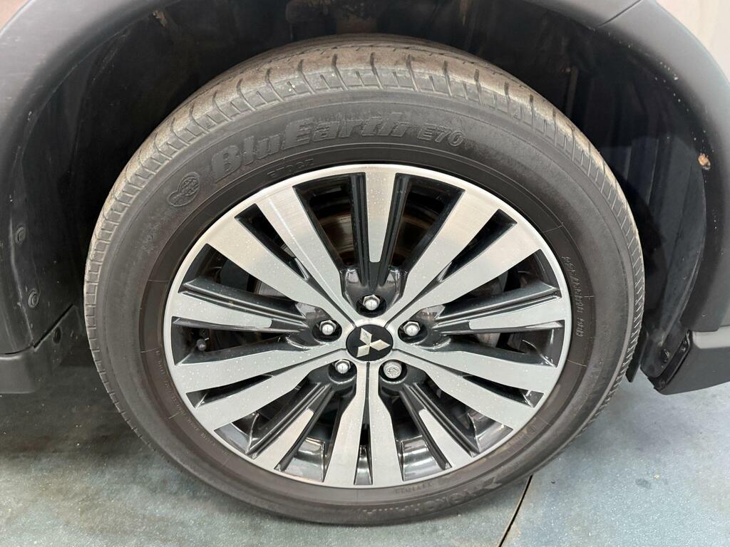 Mitsubishi Outlander Phev Dynamic 5-Door Black #50