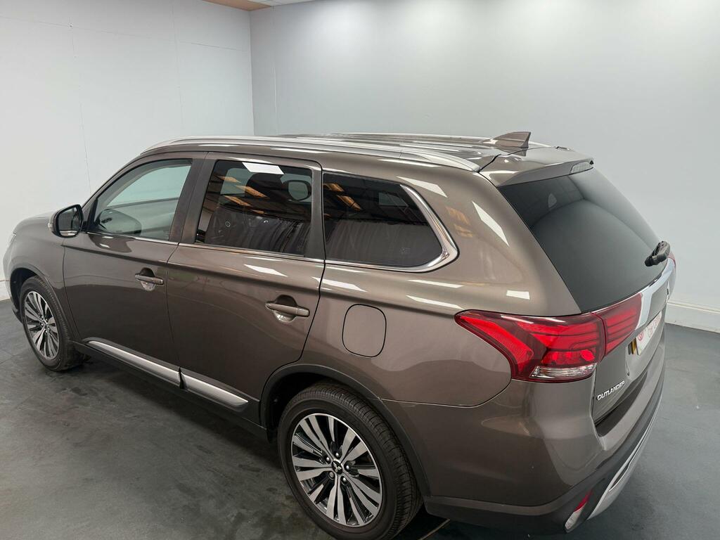 Mitsubishi Outlander Phev Dynamic 5-Door Black #43