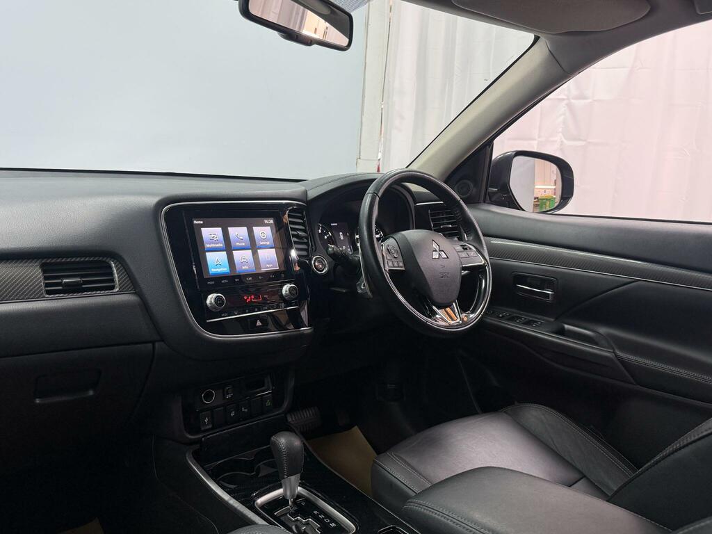 Mitsubishi Outlander Phev Dynamic 5-Door Black #27