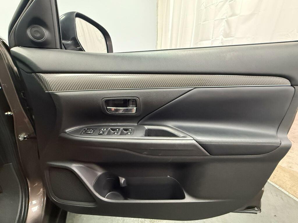 Mitsubishi Outlander Phev Dynamic 5-Door Black #16