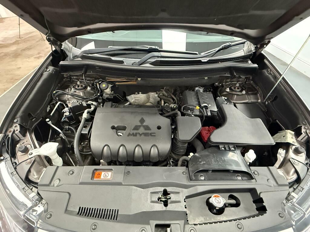 Mitsubishi Outlander Phev Dynamic 5-Door Black #30