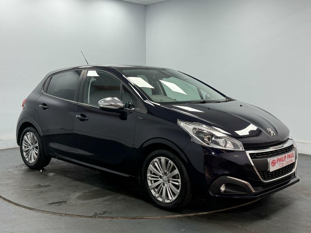 Peugeot 208 1.5 Bluehdi Signature 5 Speed Blue