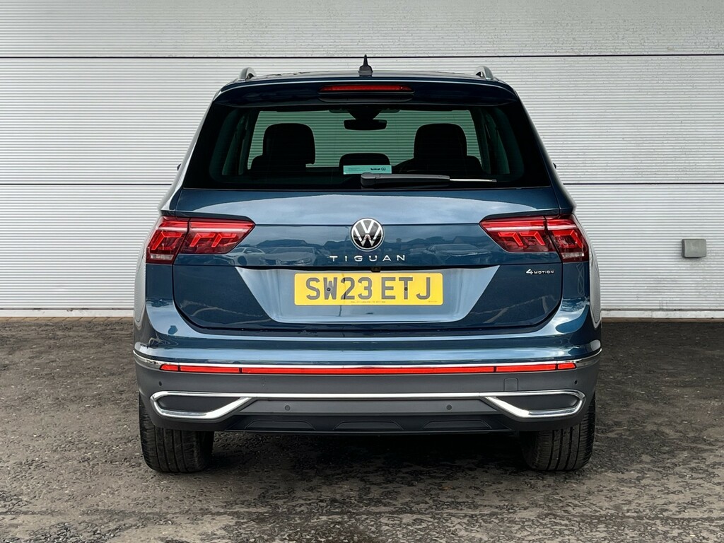 Volkswagen Tiguan 2.0 Tdi Elegance 150 Bhp 4M Dsg Blue #4