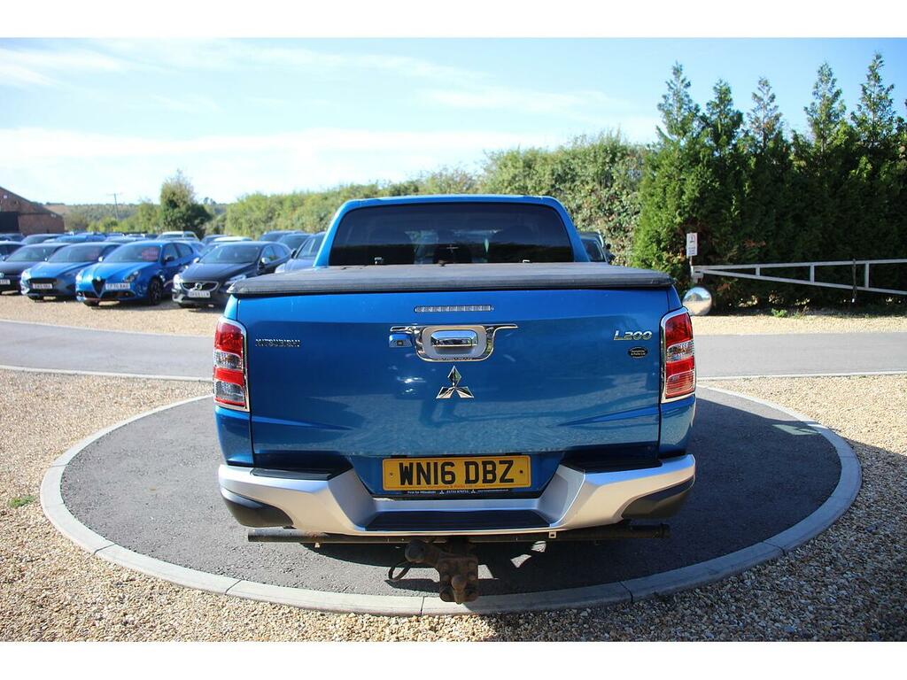 Mitsubishi L200 Pickup Blue #5