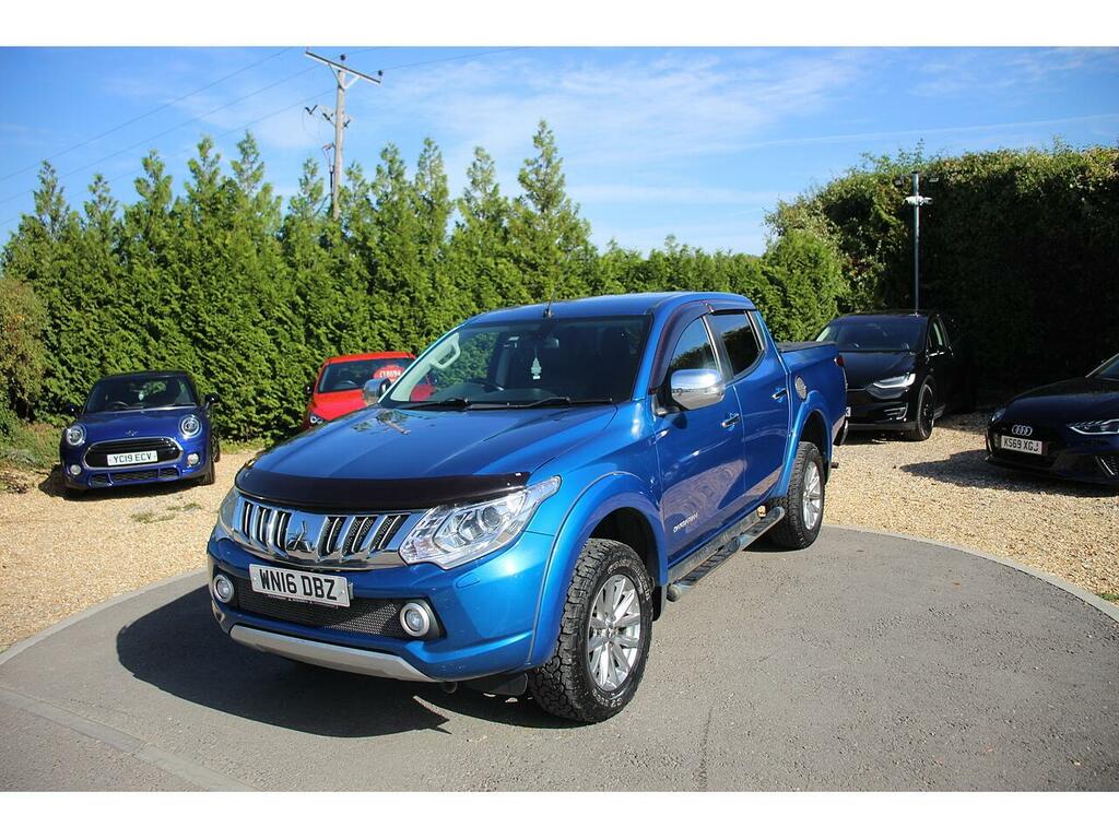 Mitsubishi L200 Pickup Blue #2