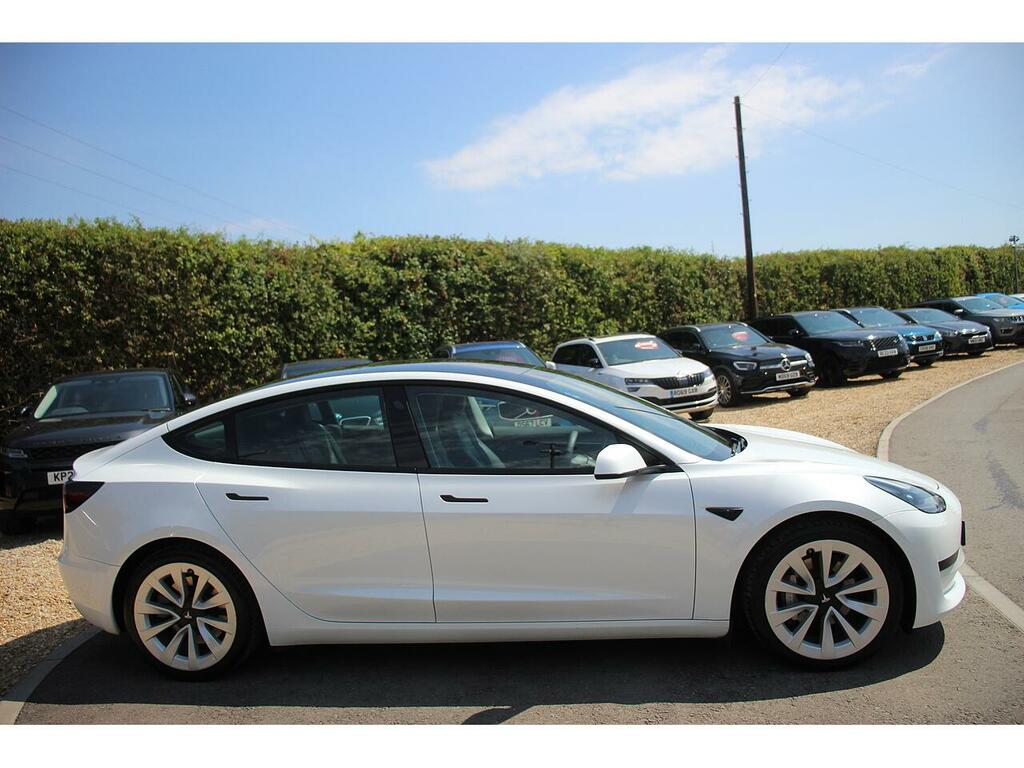 Tesla Model 3 Saloon White #4