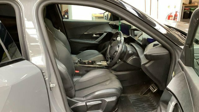 Peugeot e-2008 54Kwh Gt 156 Blue #9