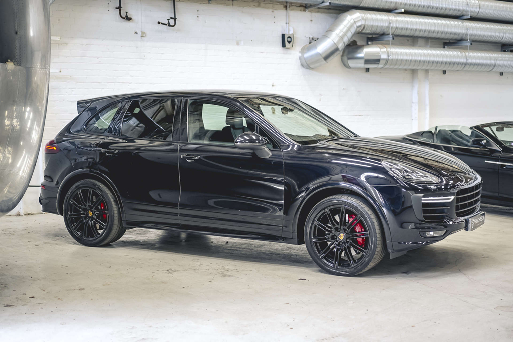 Porsche Cayenne Gts V6 Tiptronic 4Wd MF17ZKZ Black #3