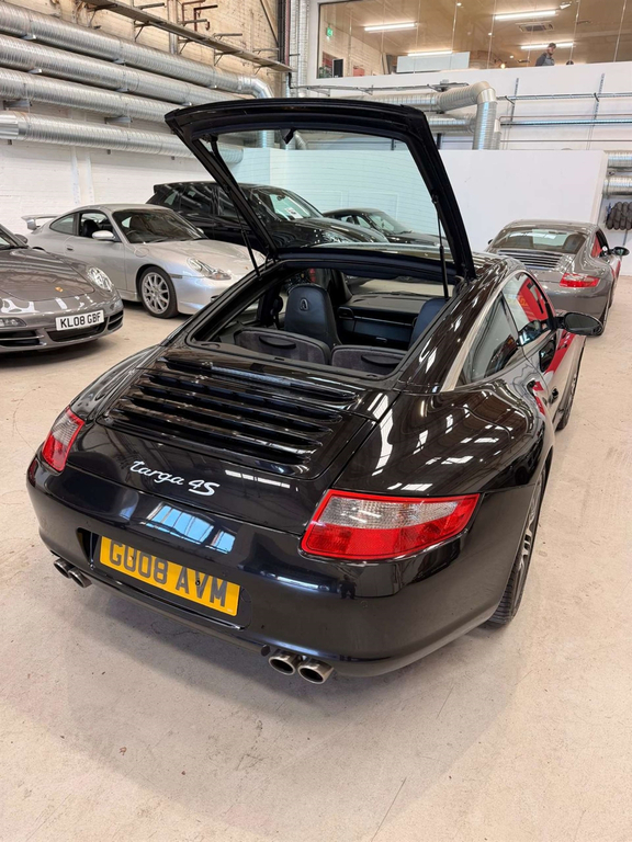 Porsche 911 2dr Silver #12