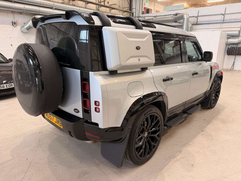 Land Rover Defender Hse D 4Wd Silver #2