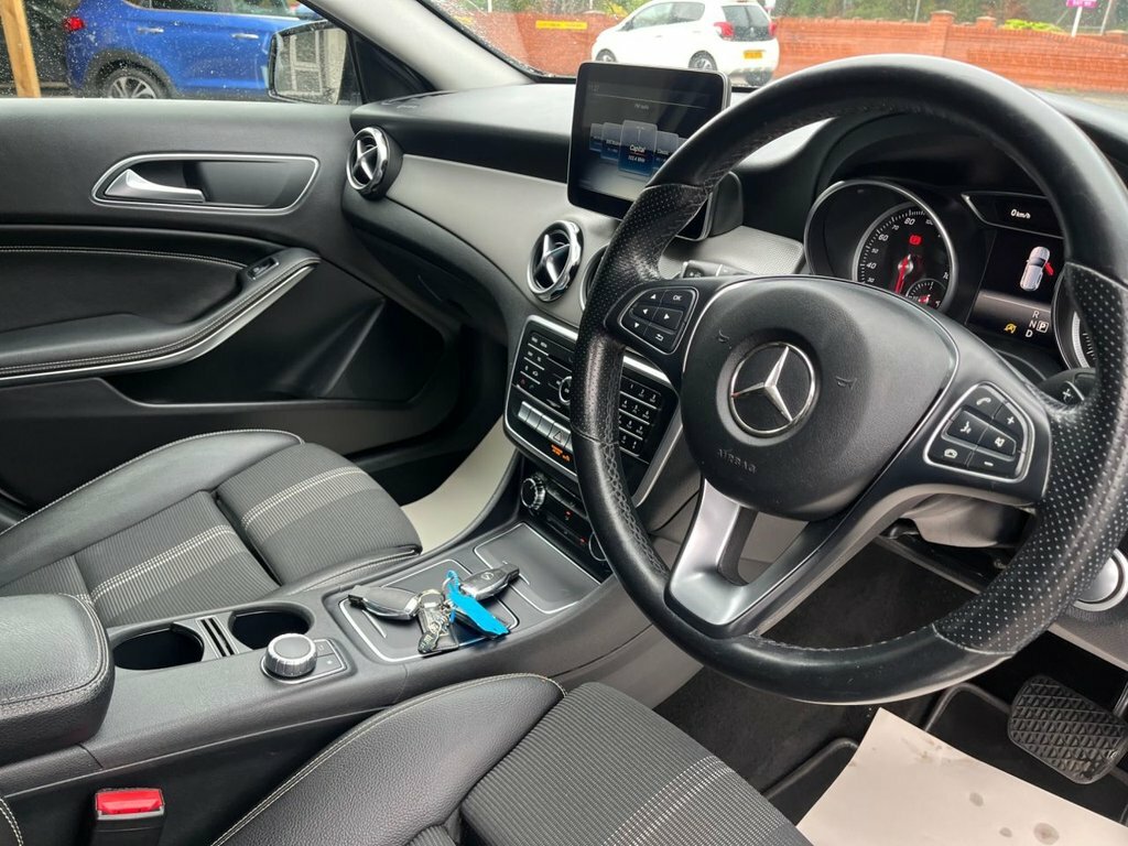 Mercedes-Benz GLA Class 1.6L Urban Edition Silver #2
