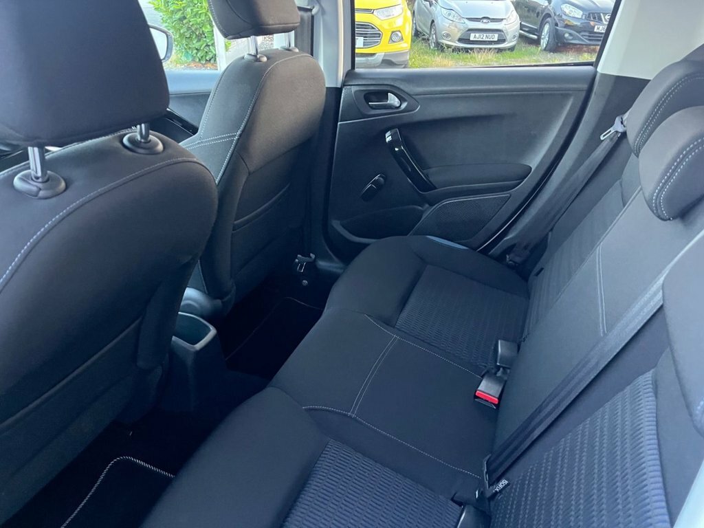 Peugeot 208 1.0 Vti Active Silver #31