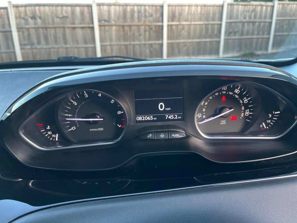 Peugeot 208 1.0 Vti Active Silver #46