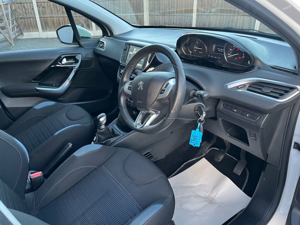 Peugeot 208 1.0 Vti Active Silver #41