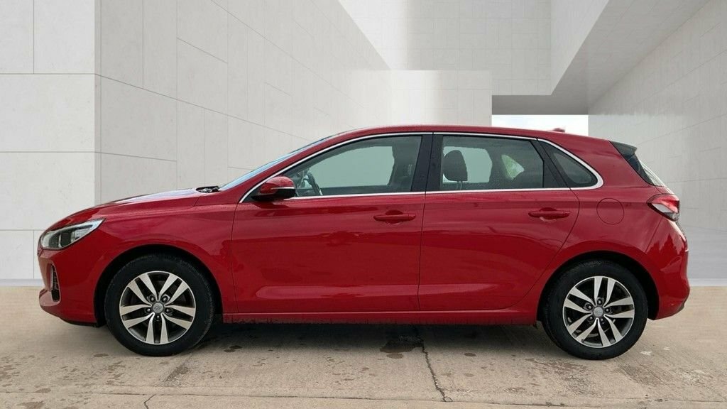 Hyundai I30 1L Se Nav Red #5