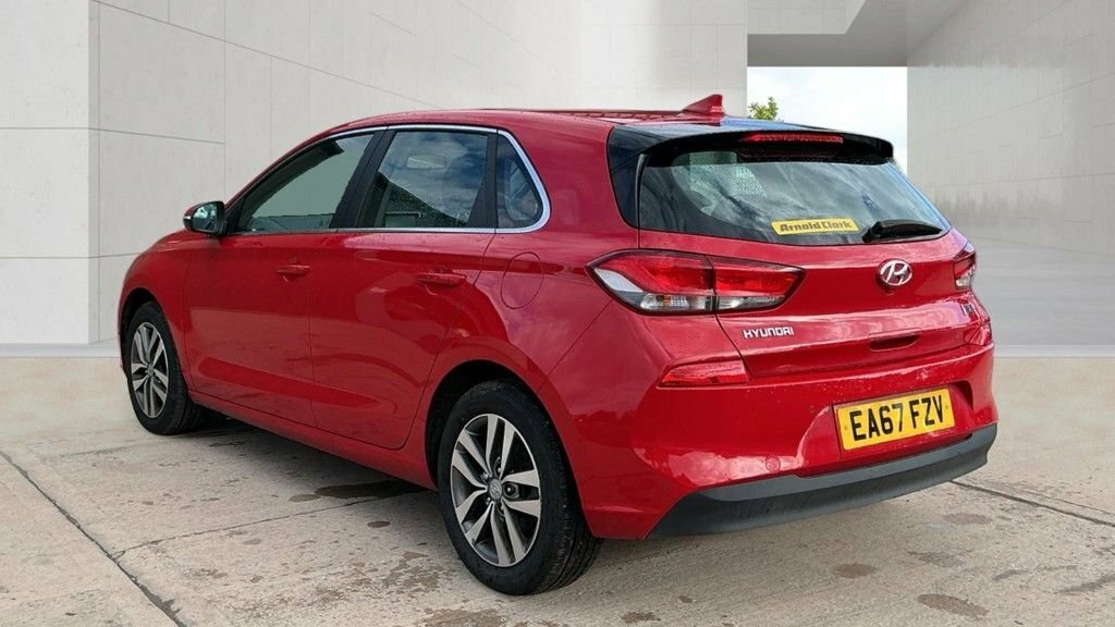 Hyundai I30 1L Se Nav Red #2