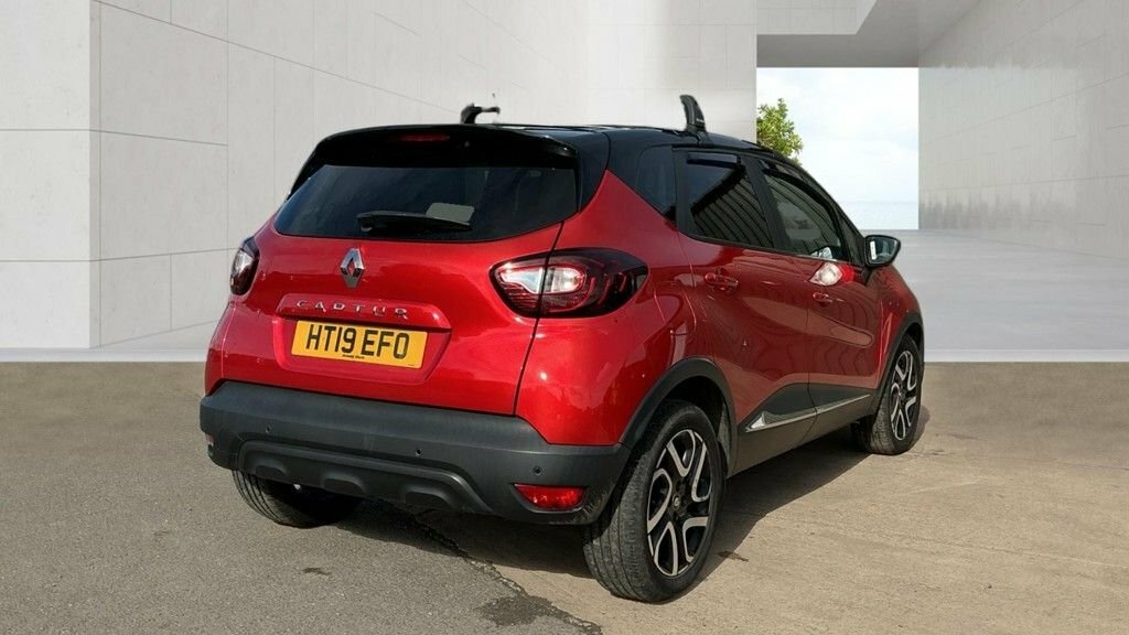 Renault Captur 0.9L Iconic Red #3