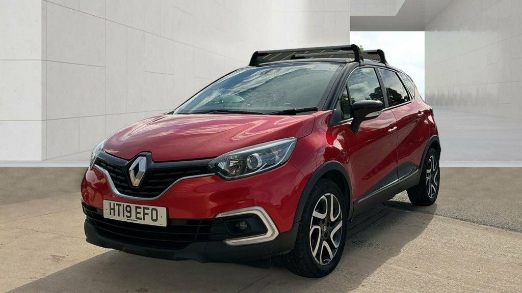 Renault Captur 0.9L Iconic Red
