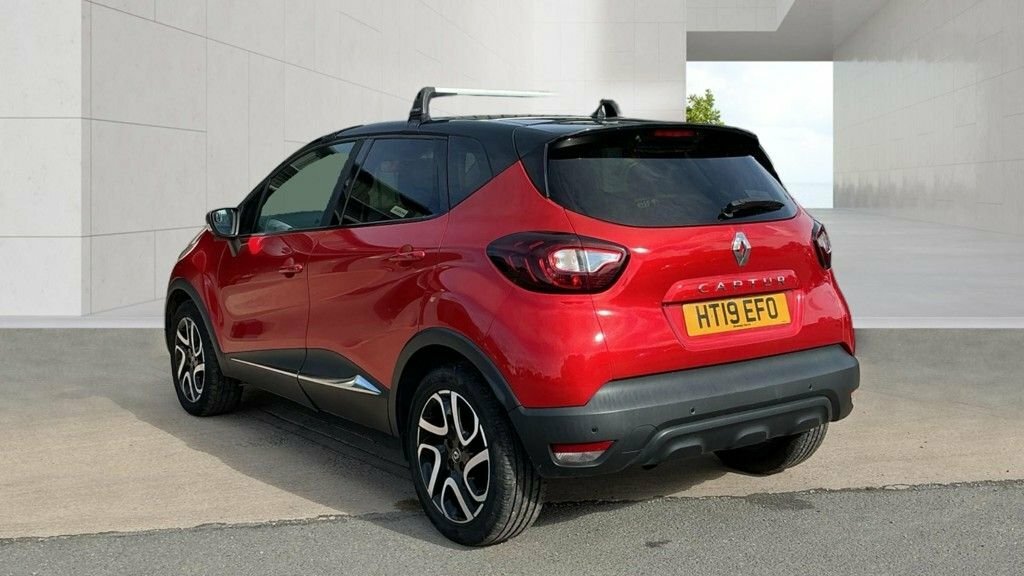 Renault Captur 0.9L Iconic Red #2