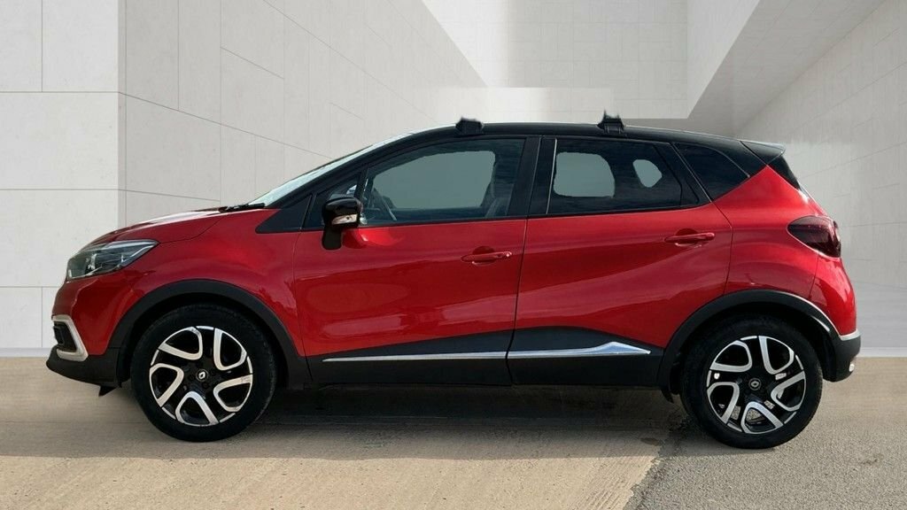 Renault Captur 0.9L Iconic Red #5
