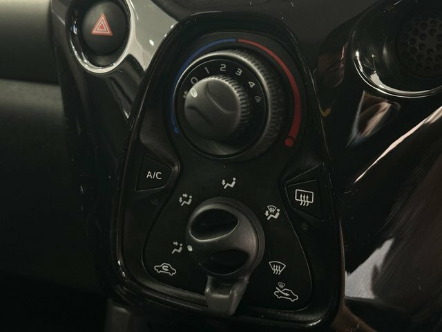 Citroen C1 2014 63 Platinum White #20