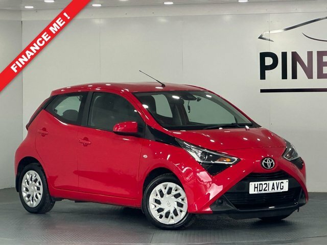 Toyota Aygo 1.0 Vvt-i X-play Hatchback X-shift Euro Red