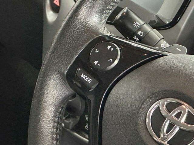 Toyota Aygo Hatchback White #9