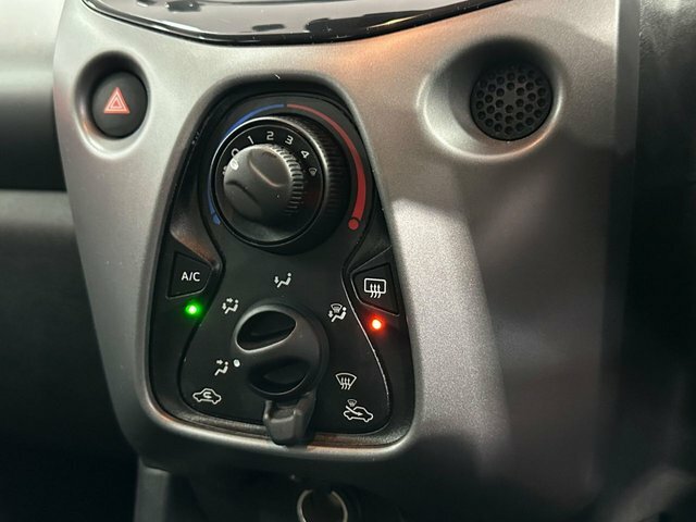 Toyota Aygo Hatchback White #18