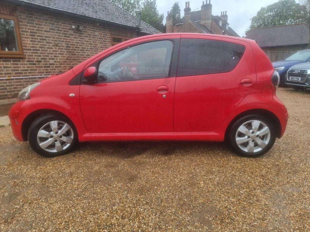 Toyota Aygo 1L Go Red #3