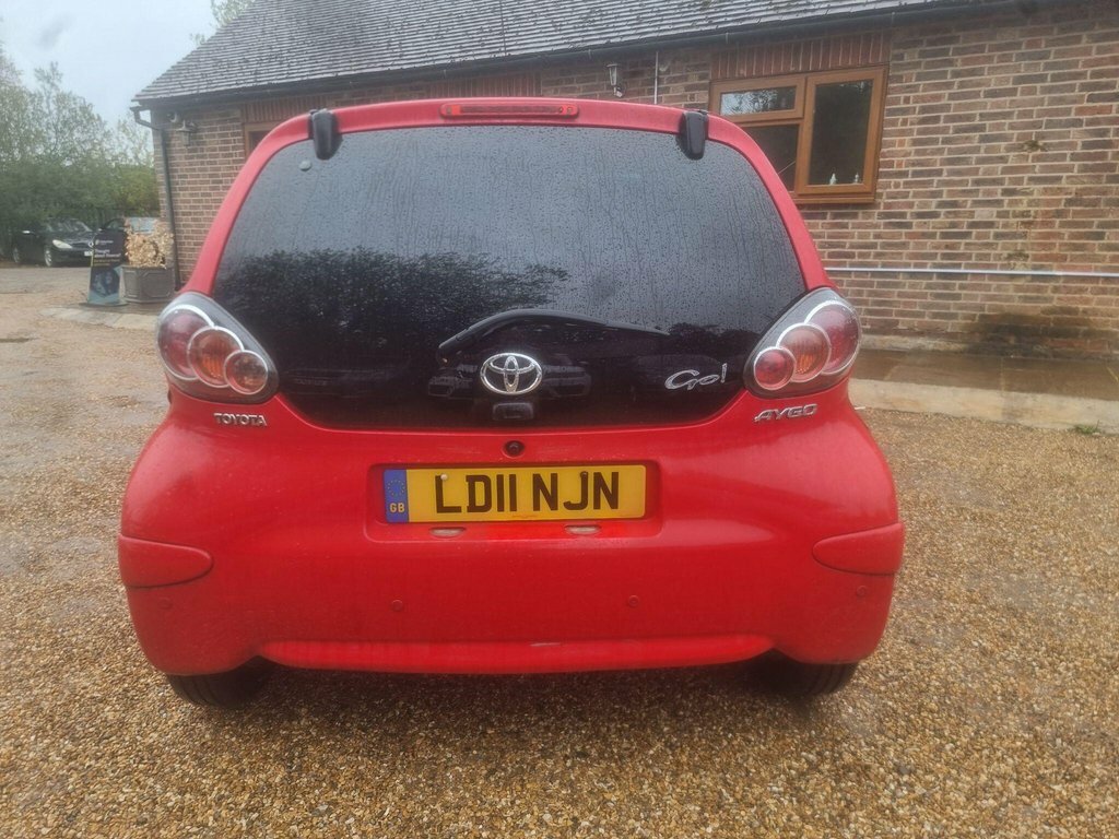 Toyota Aygo 1L Go Red #4
