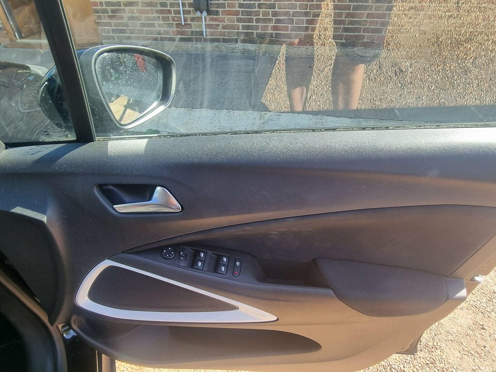 Vauxhall Crossland X Hatchback Grey #21