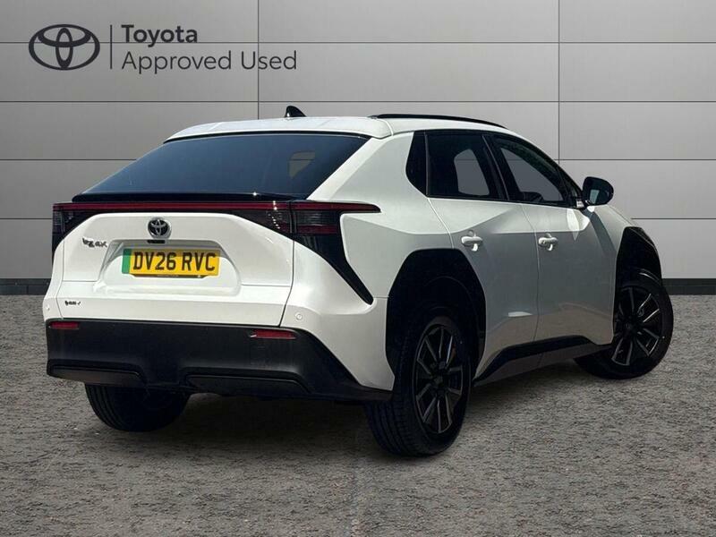Toyota bZ4X 73.1Kwh Design Suv 224 Ps White #3